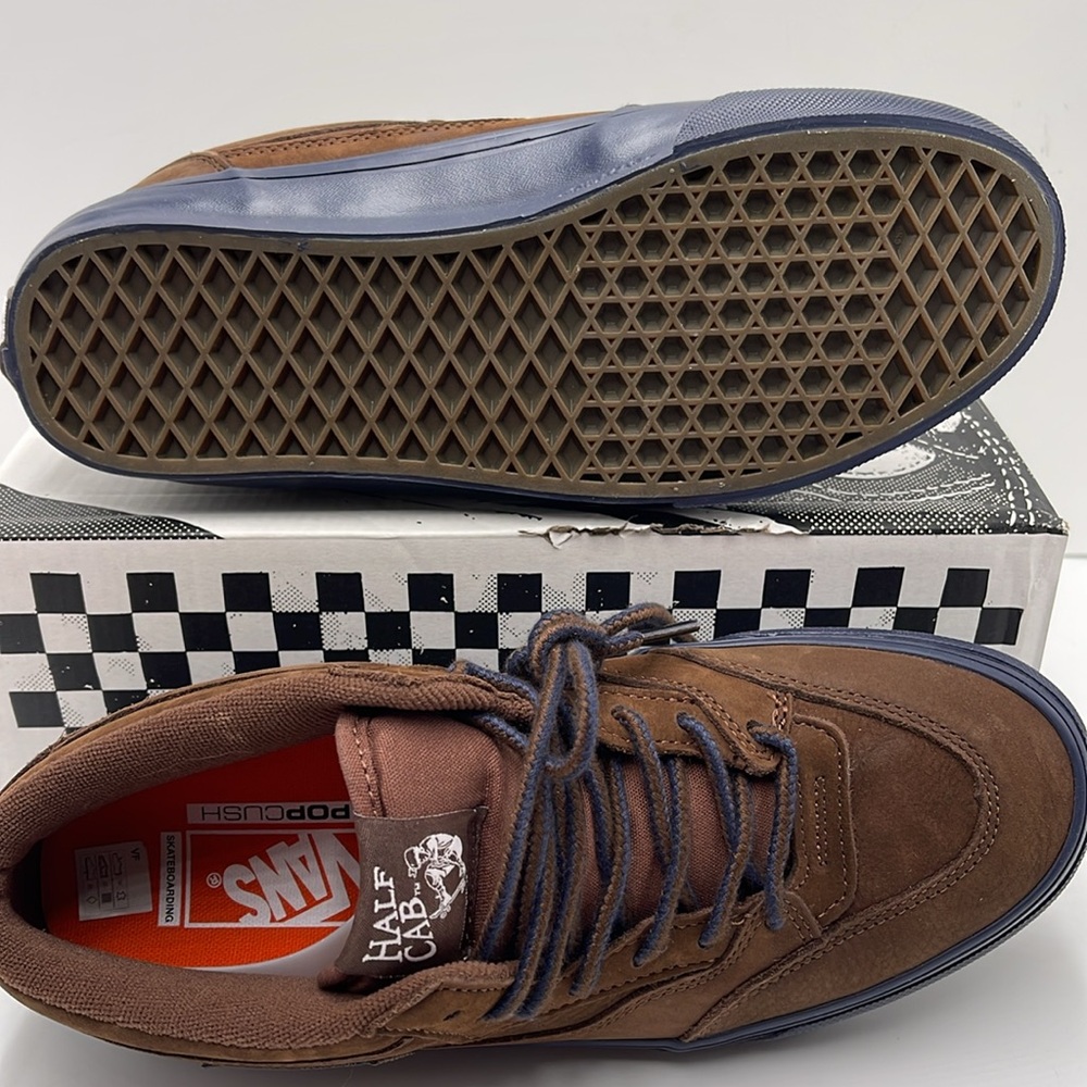 Vans Men’s Skate Half Cab
Nick Michel Brown/Navy
VN0A5KYABF1
Sneakers - Picture 3 of 16